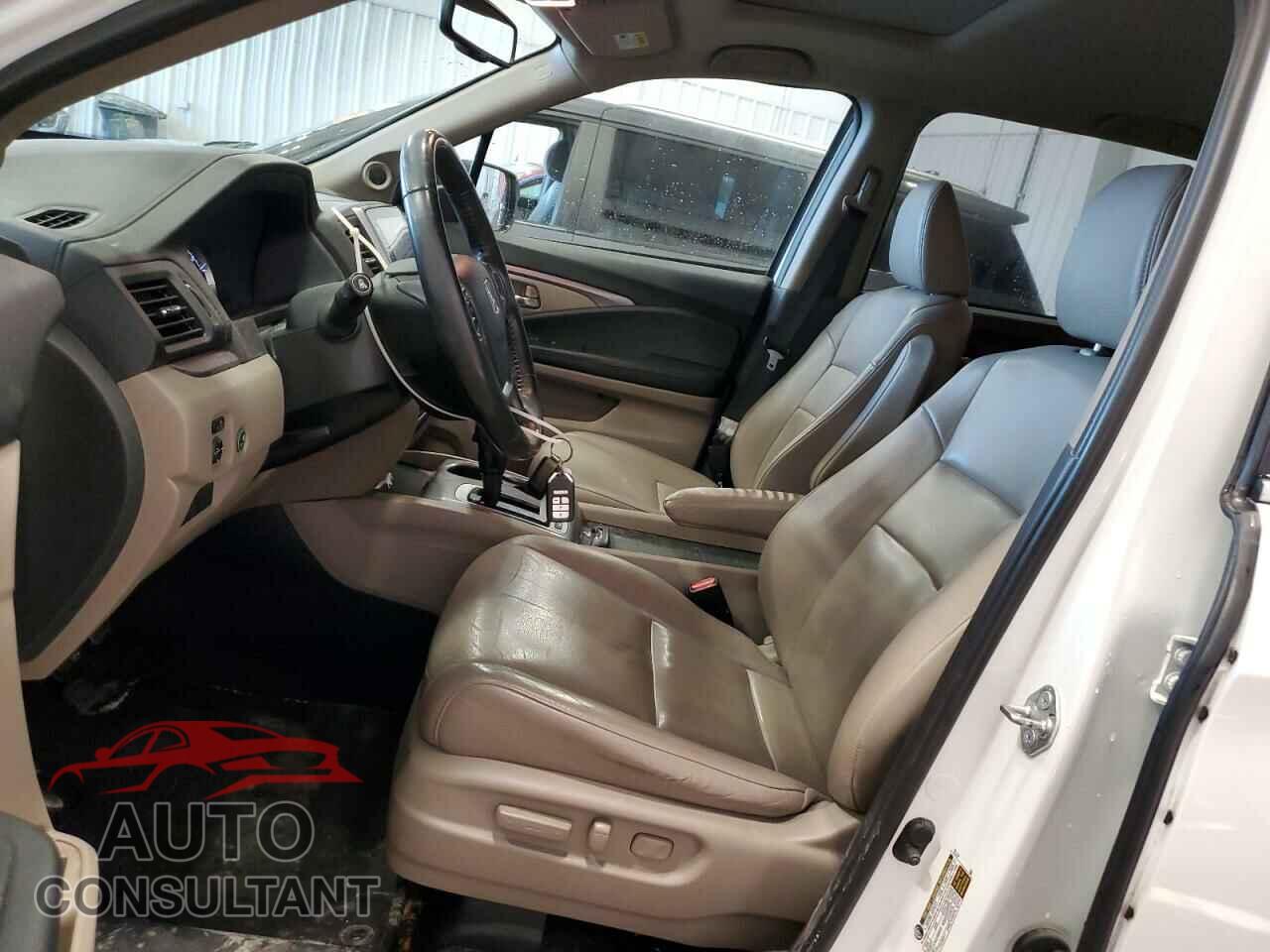 HONDA PILOT 2017 - 5FNYF6H57HB087350
