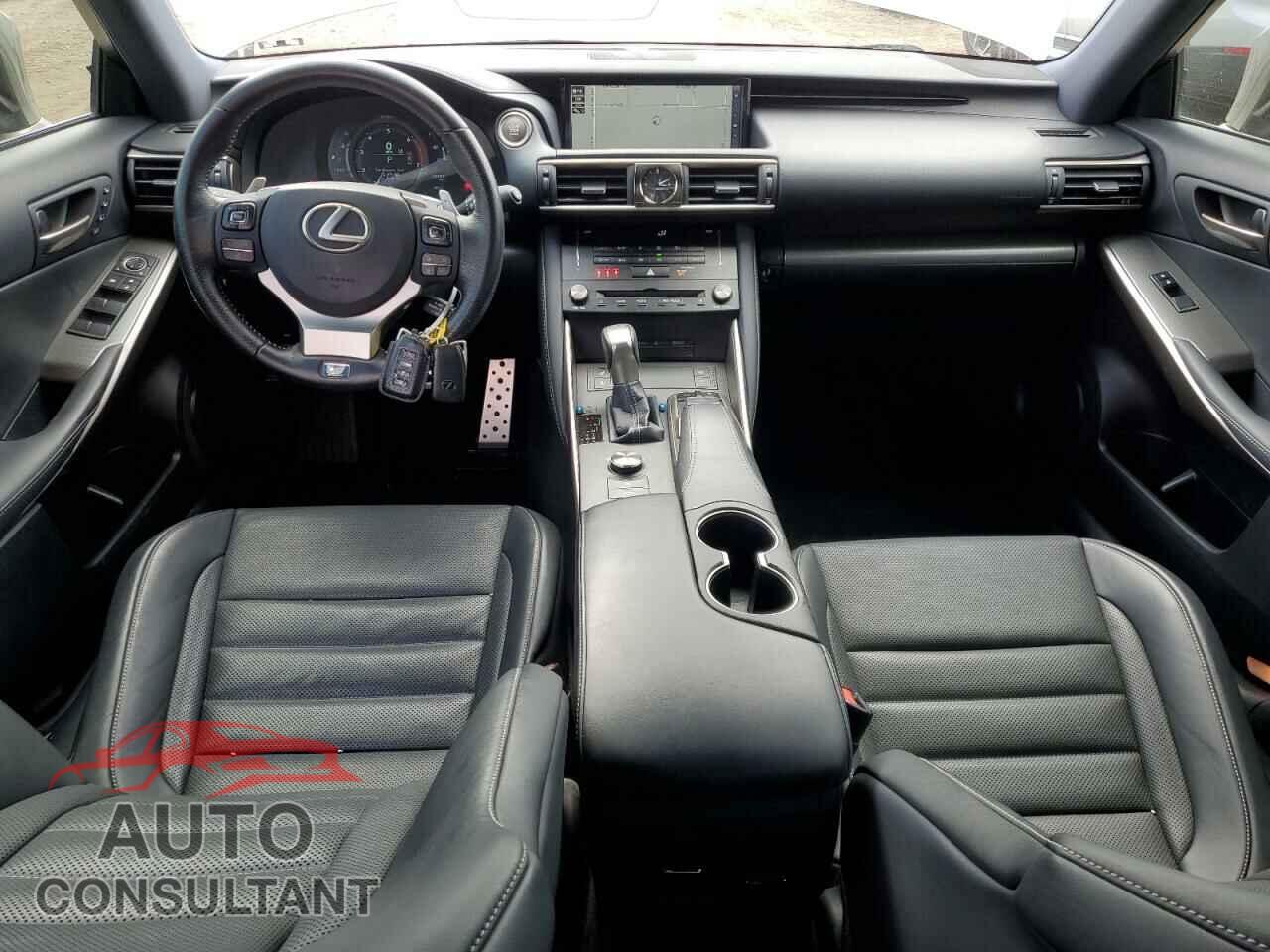 LEXUS IS 2018 - JTHBA1D2XJ5073760