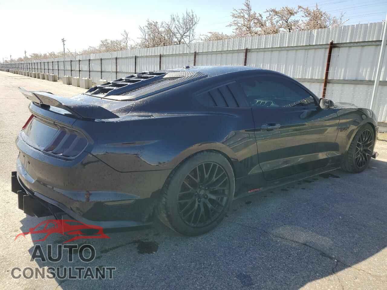 FORD MUSTANG 2018 - 1FA6P8CF1J5129329