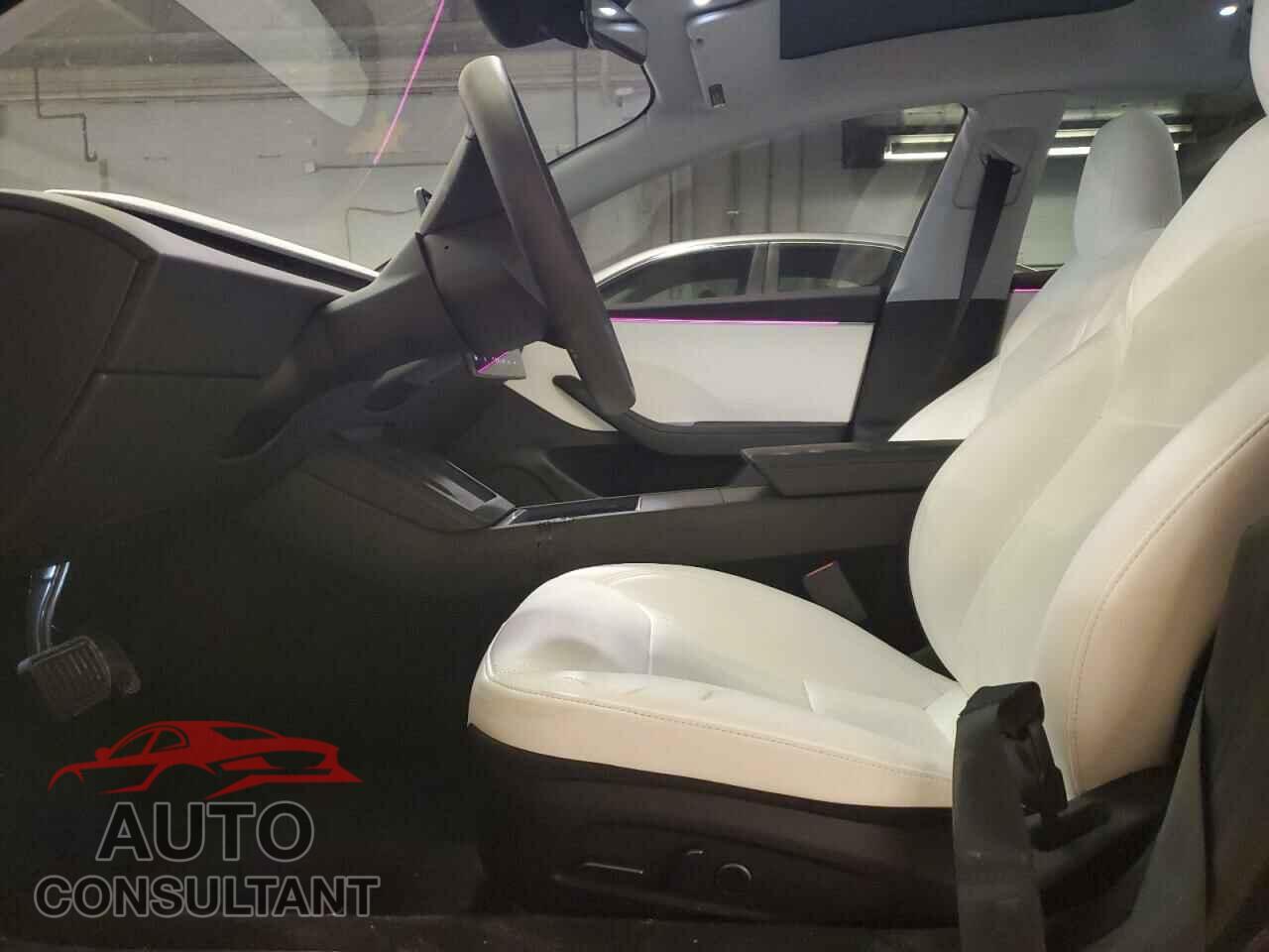 TESLA MODEL 3 2024 - 5YJ3E1EA2RF860728