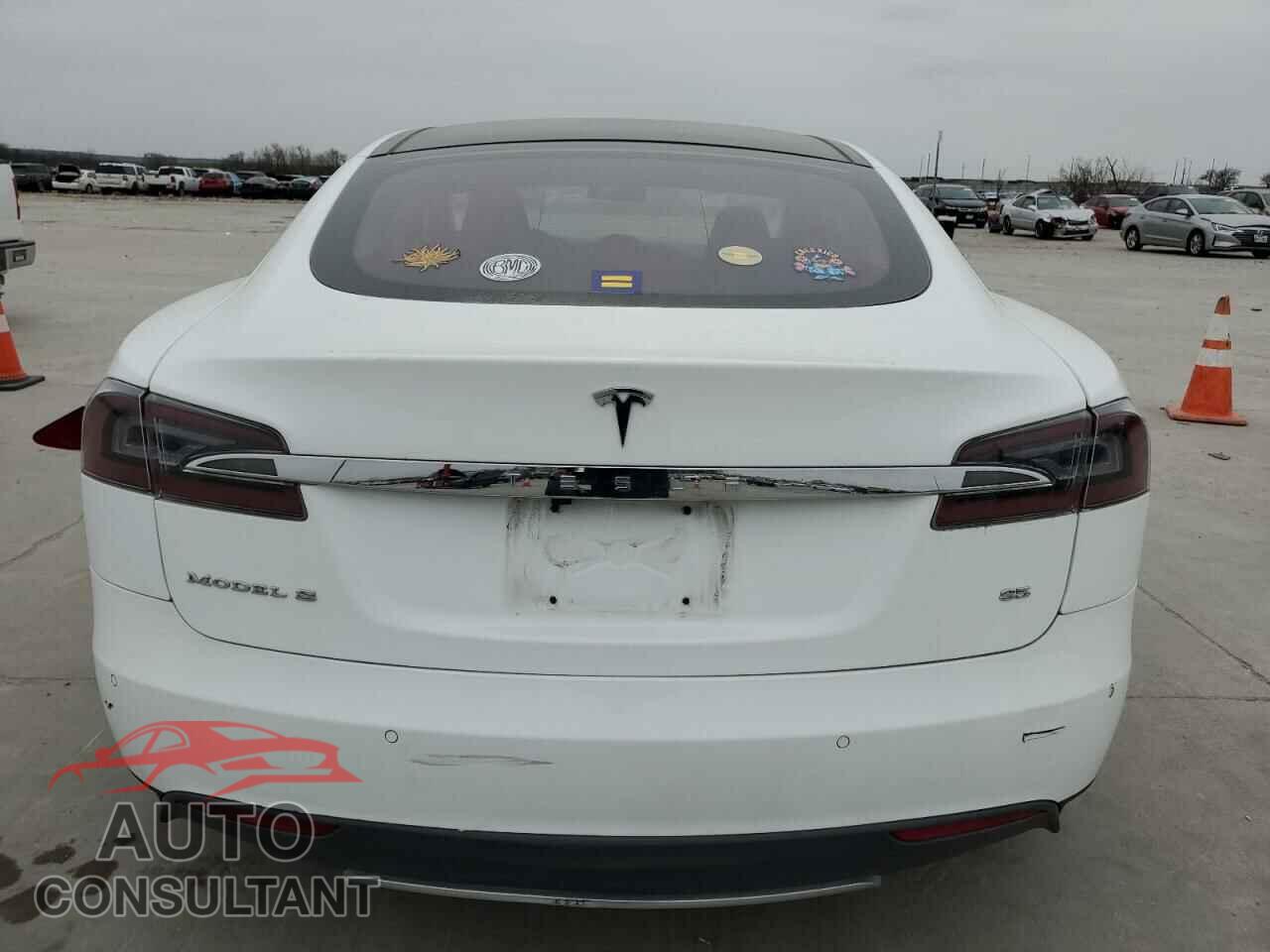 TESLA MODEL S 2013 - 5YJSA1CN5DFP21666