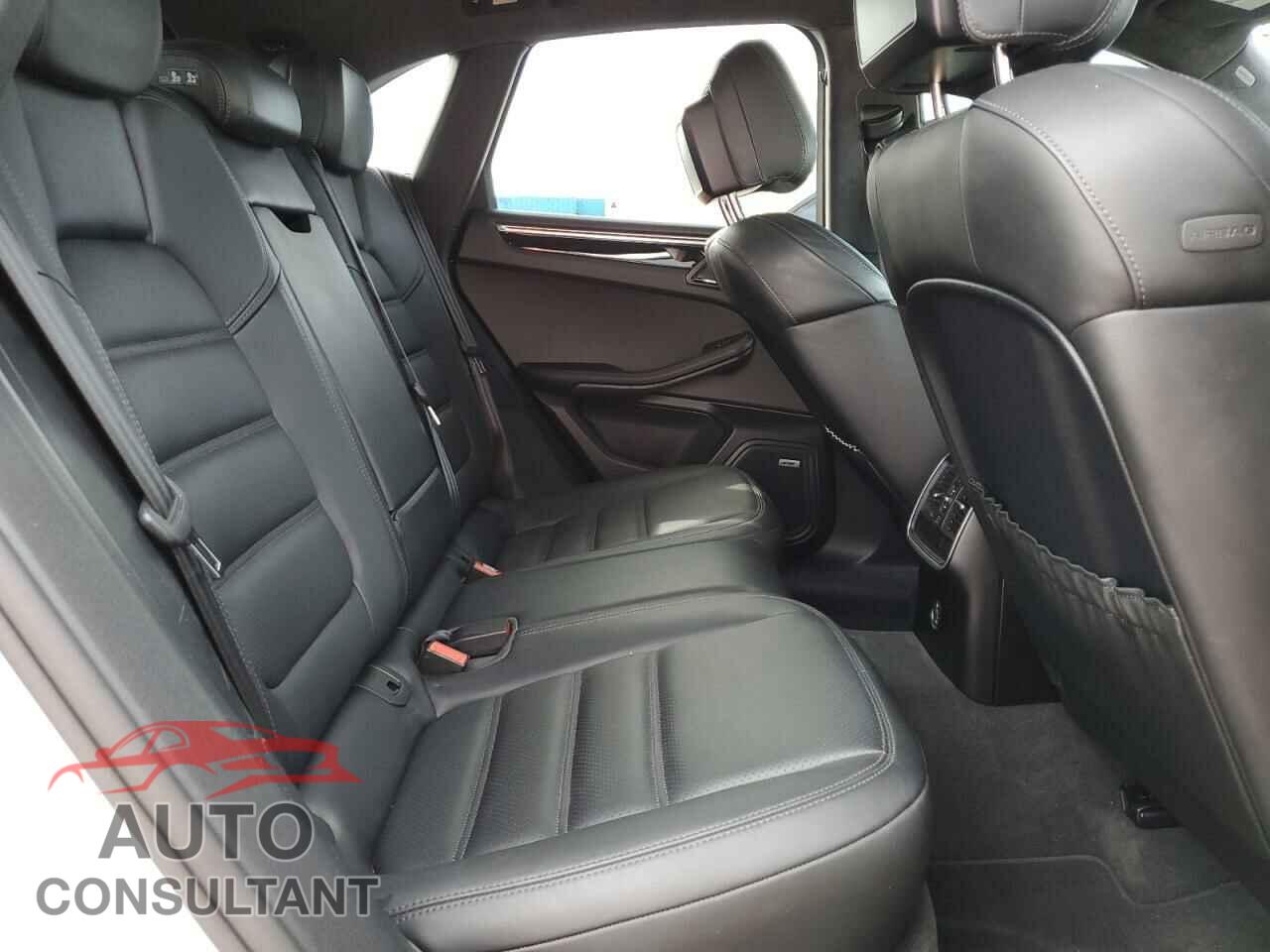PORSCHE MACAN 2017 - WP1AF2A55HLB60540