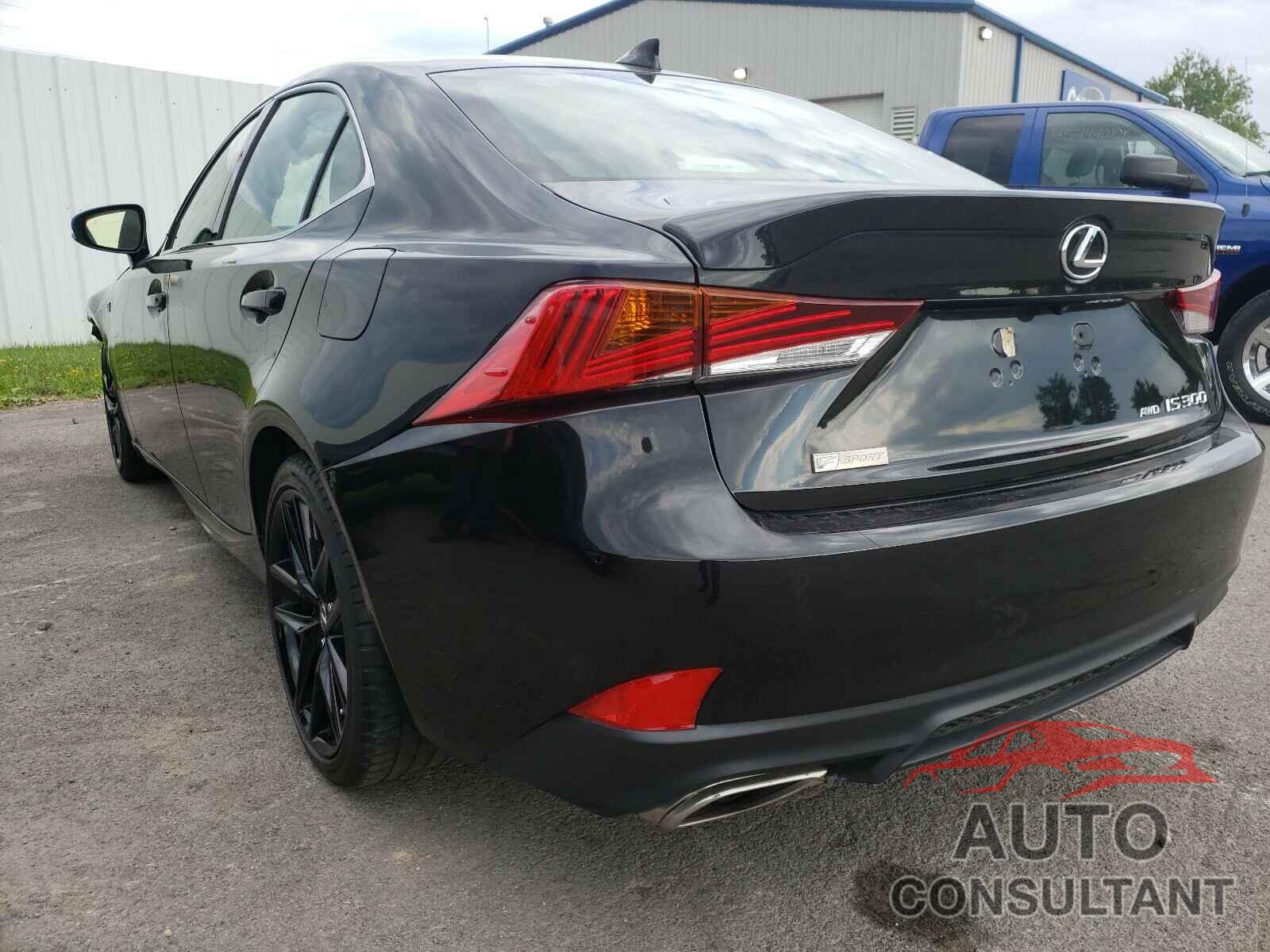 LEXUS IS 2018 - JTHC81D28J5030941