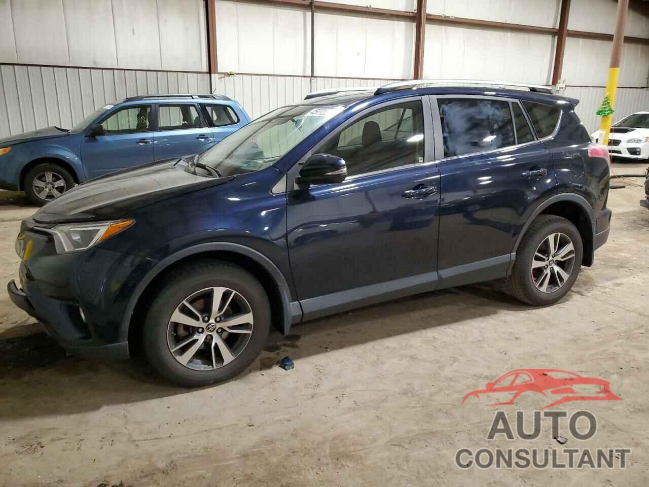 TOYOTA RAV4 2017 - JTMRFREV4HD220390