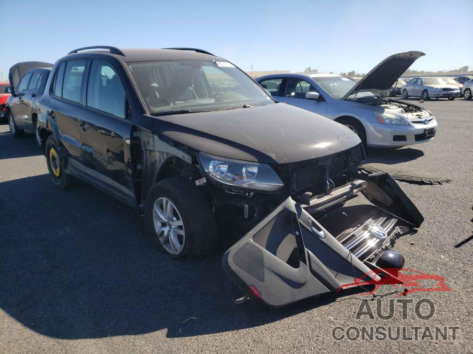 VOLKSWAGEN TIGUAN 2017 - WVGBV7AX2HK023371