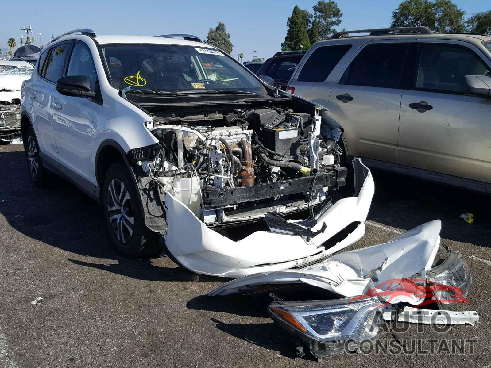TOYOTA RAV4 LE 2016 - JTMZFREV5GD087511