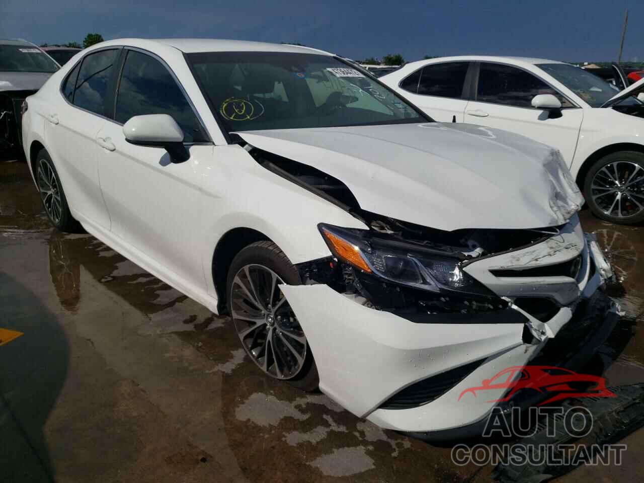 TOYOTA CAMRY 2018 - 4T1B11HK9JU550241