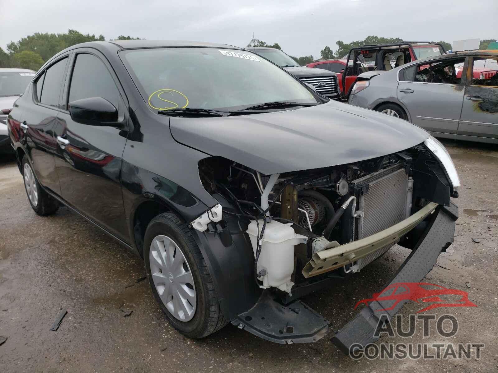 NISSAN VERSA 2018 - 3N1CN7AP8JL857774