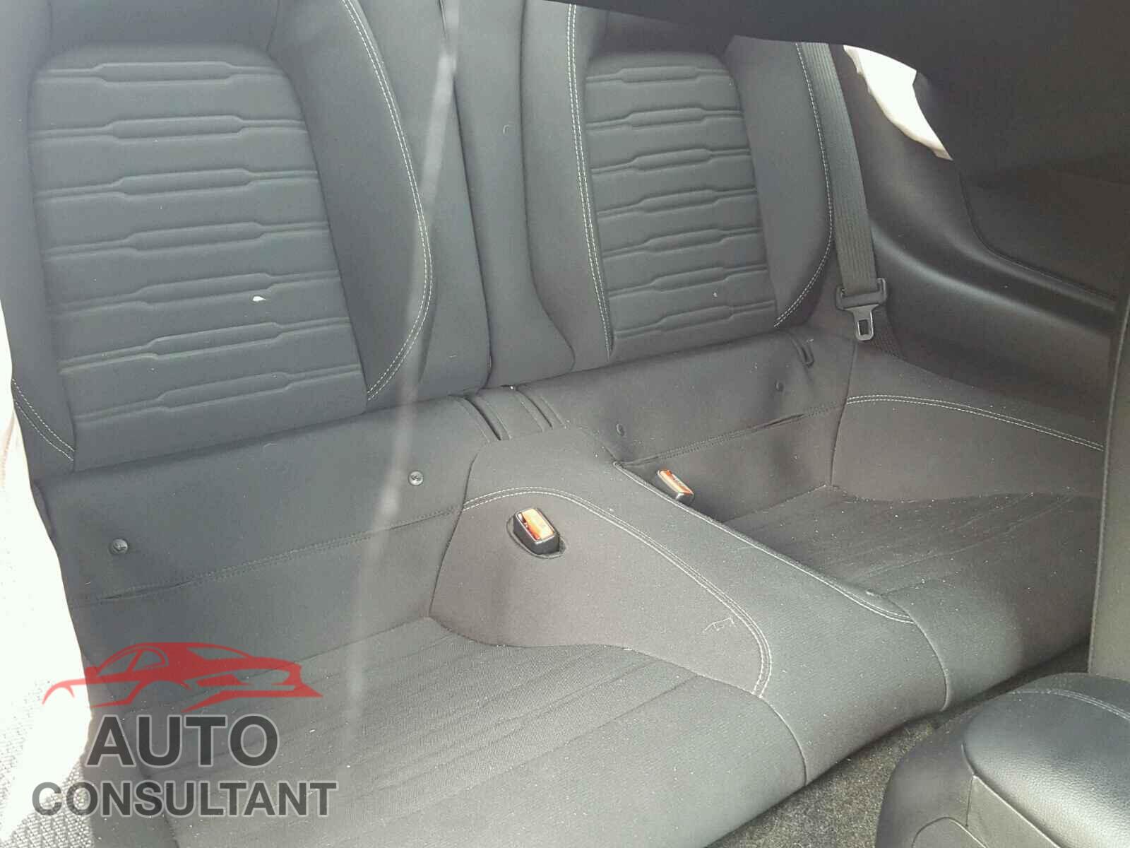 FORD MUSTANG 2017 - 1FA6P8TH2H5246364