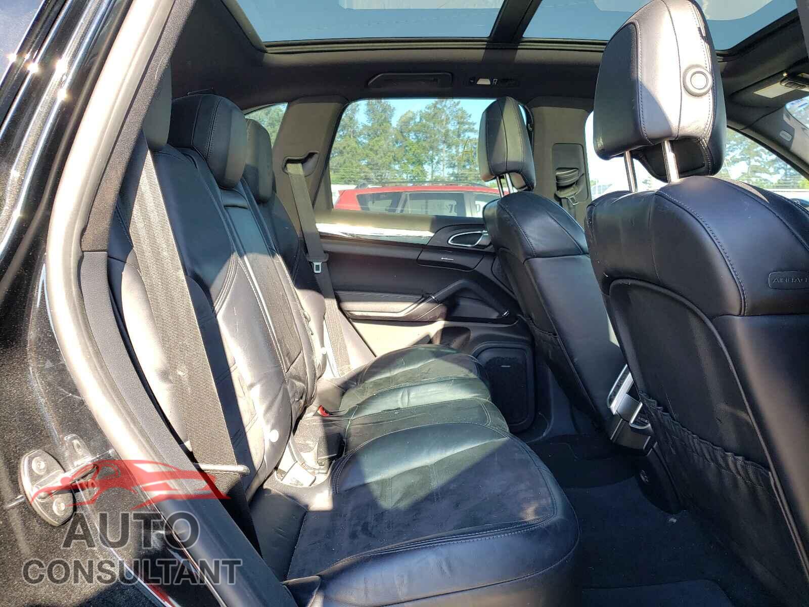 PORSCHE CAYENNE 2017 - WP1AA2A21HKA84048