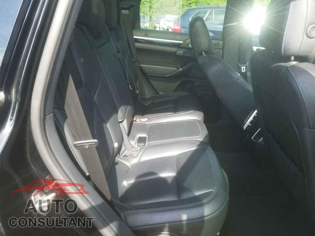 PORSCHE CAYENNE 2016 - WP1AA2A29GLA04634