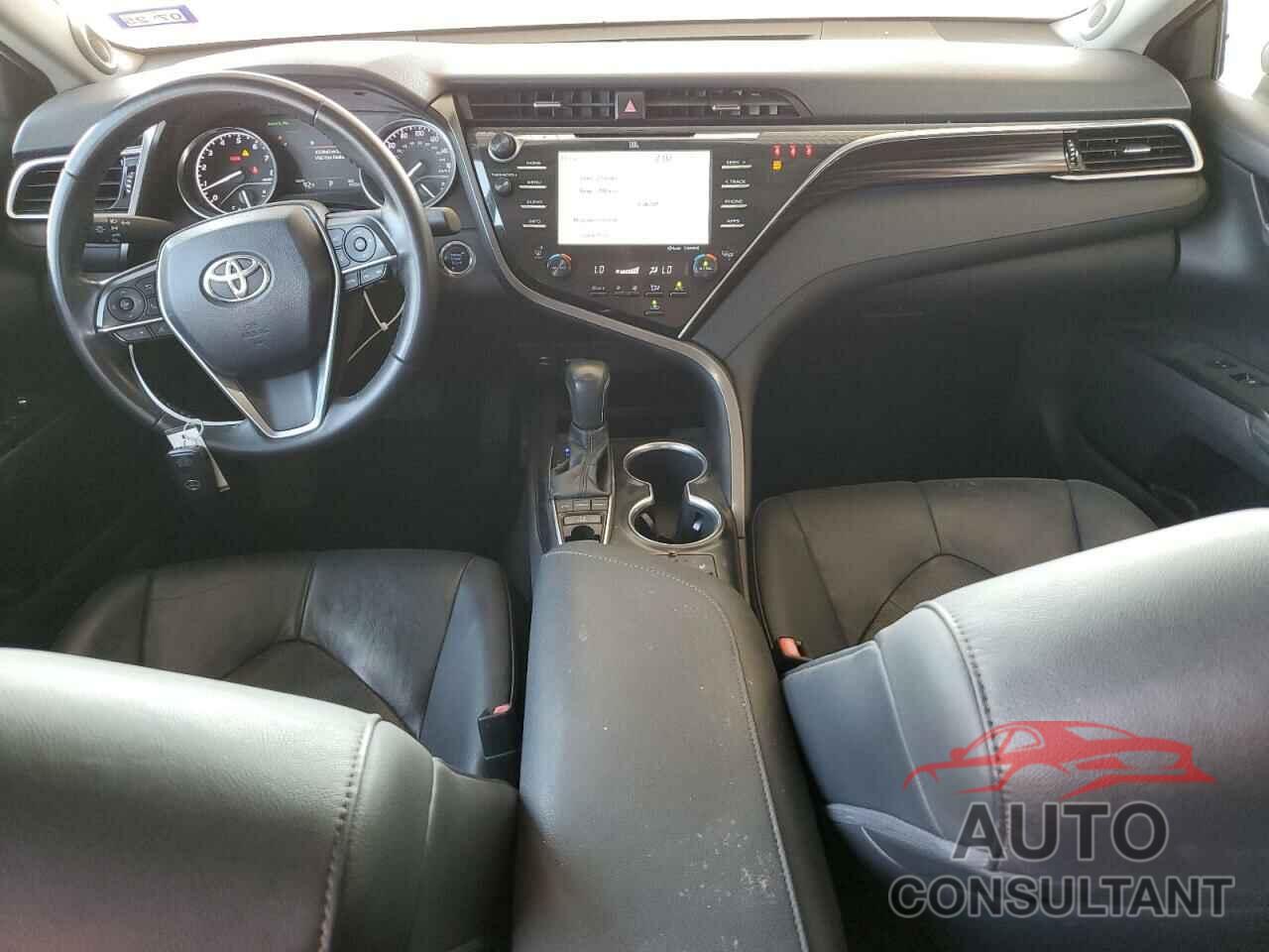 TOYOTA CAMRY 2018 - 4T1B11HK4JU065537