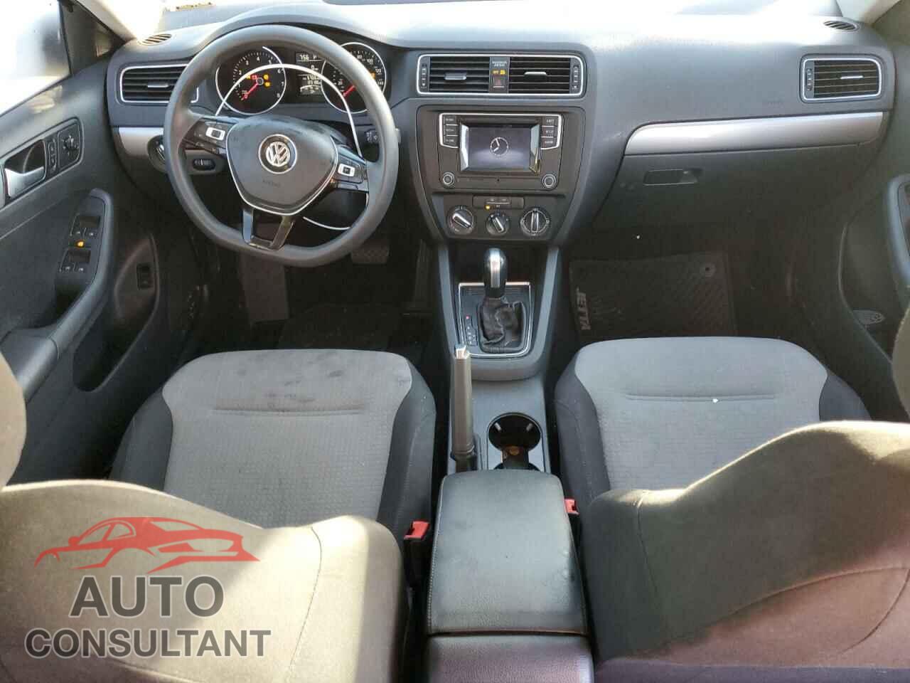 VOLKSWAGEN JETTA 2017 - 3VW2B7AJ4HM242539