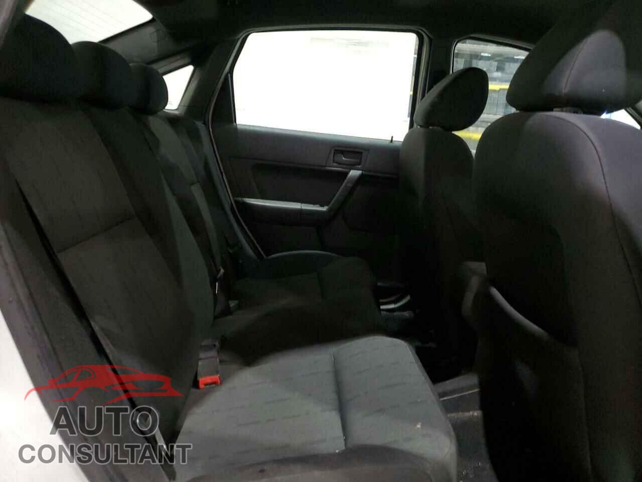 FORD FOCUS 2010 - 1FAHP3FNXAW290609
