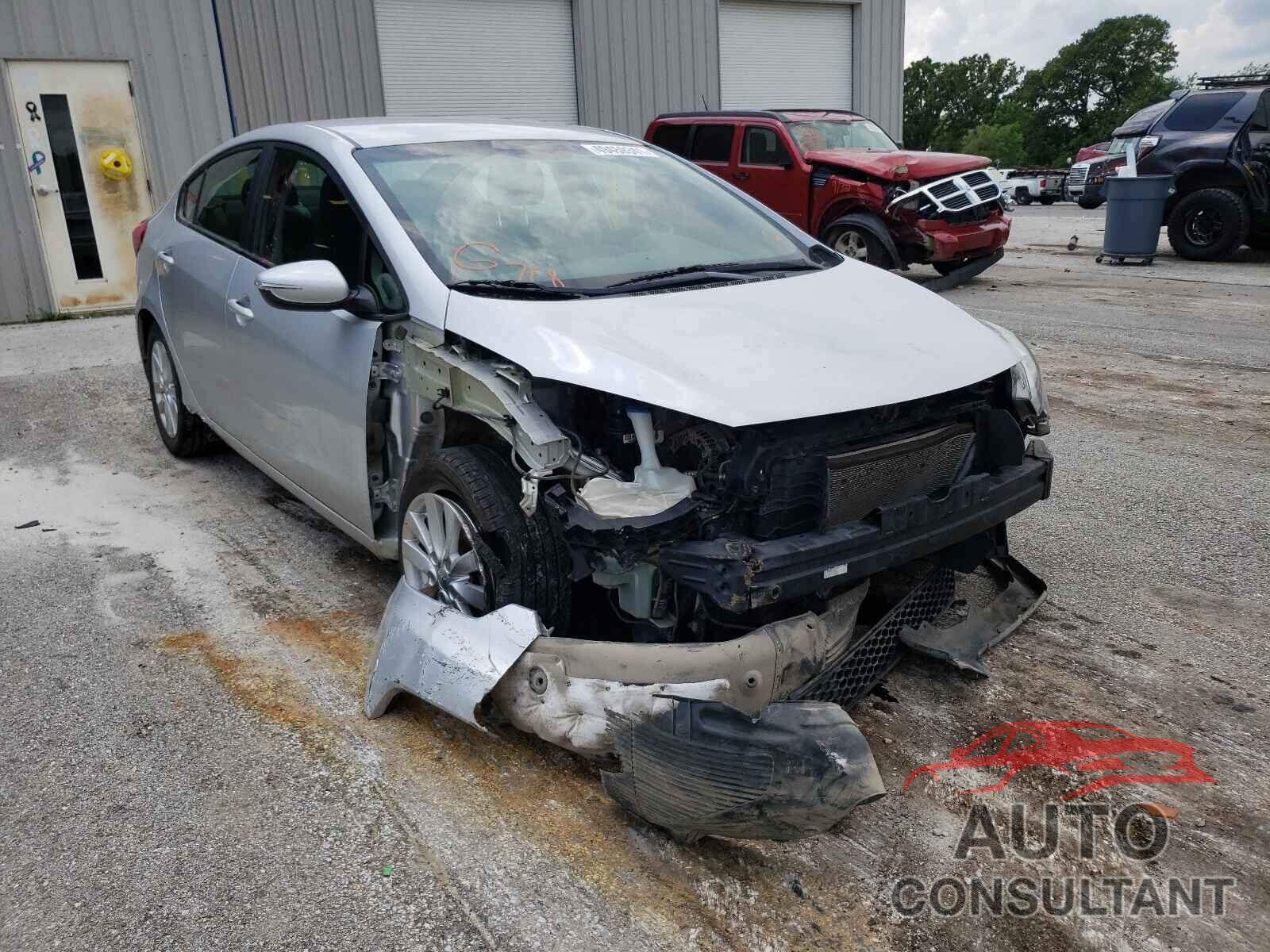 KIA FORTE 2016 - KNAFX4A66G5608518