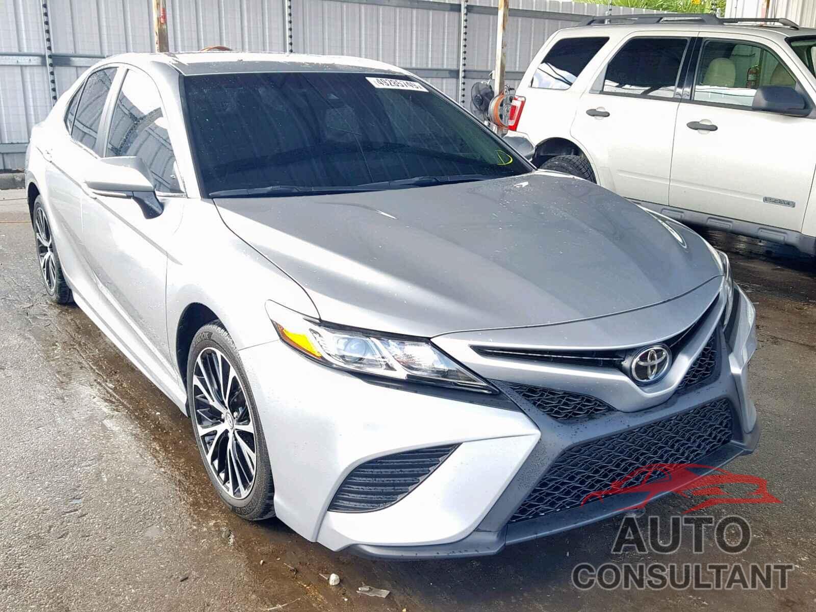 TOYOTA CAMRY 2018 - 4T1B11HK4JU525425