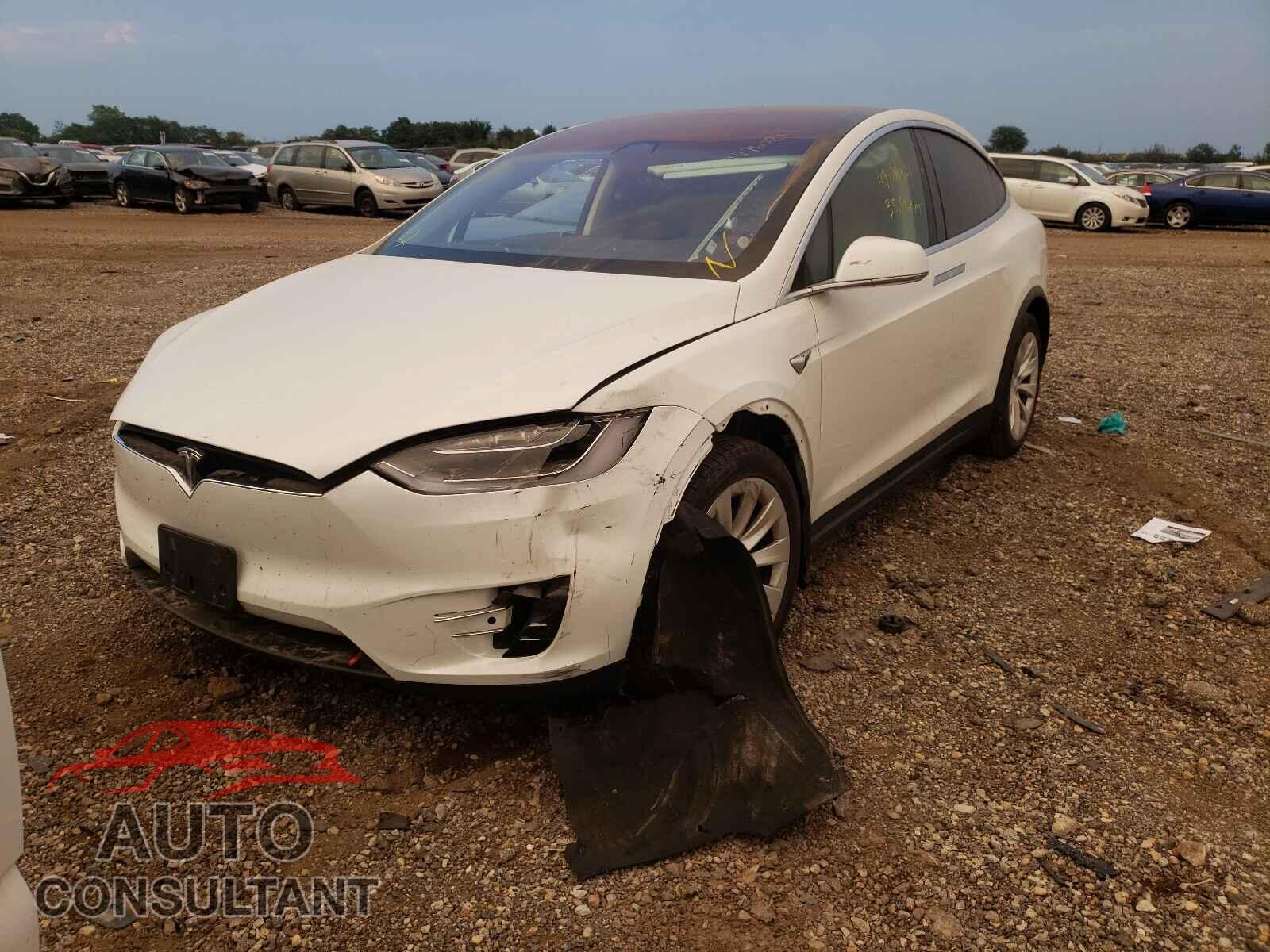 TESLA MODEL X 2017 - 5YJXCBE20HF058182