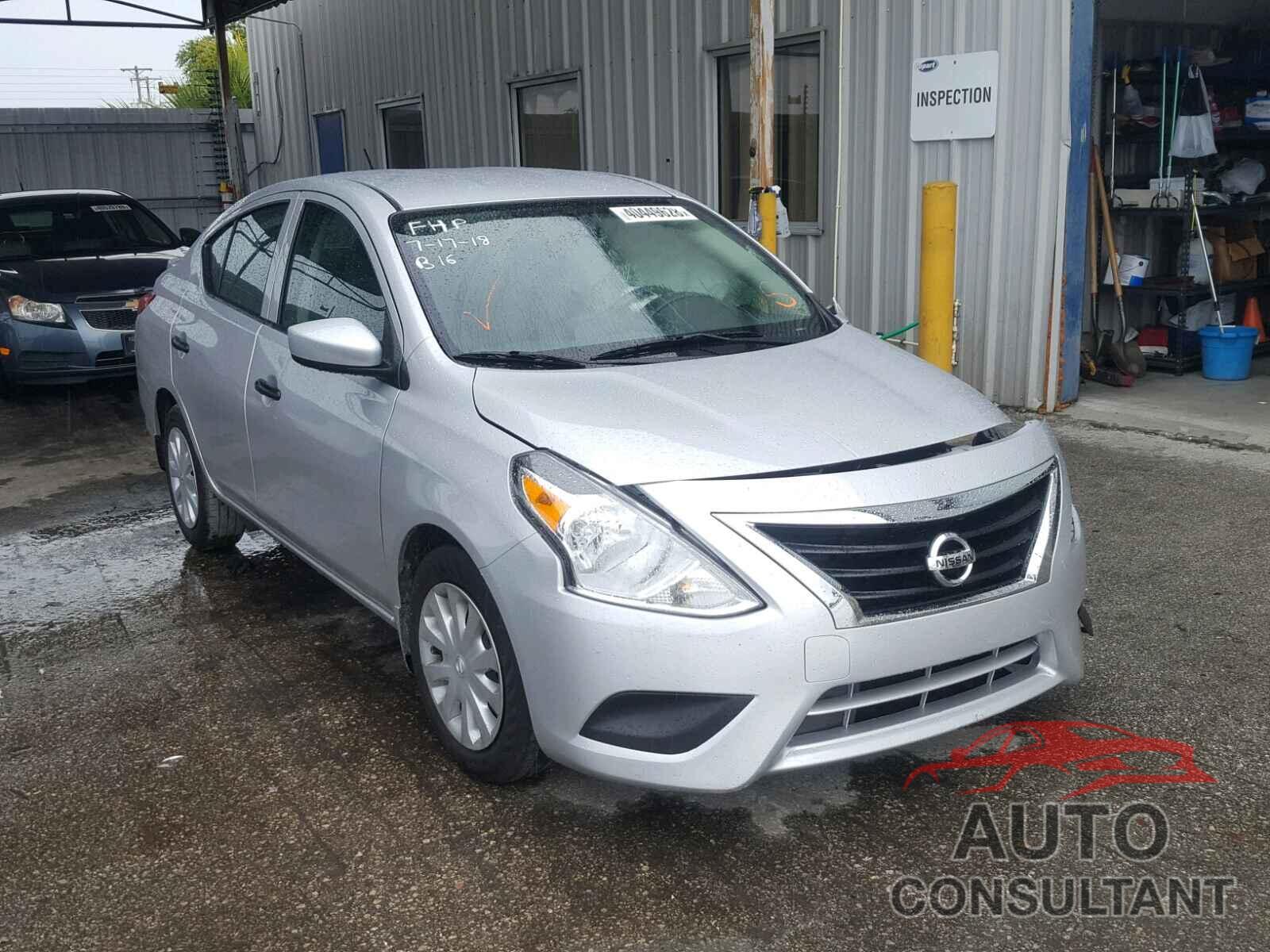 NISSAN VERSA 2018 - 3N1CN7AP6JL809352