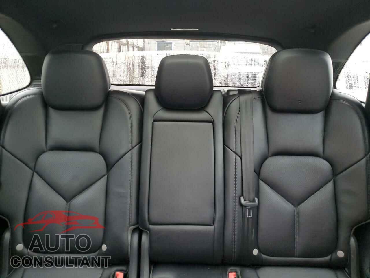 PORSCHE CAYENNE 2016 - WP1AA2A22GKA08871