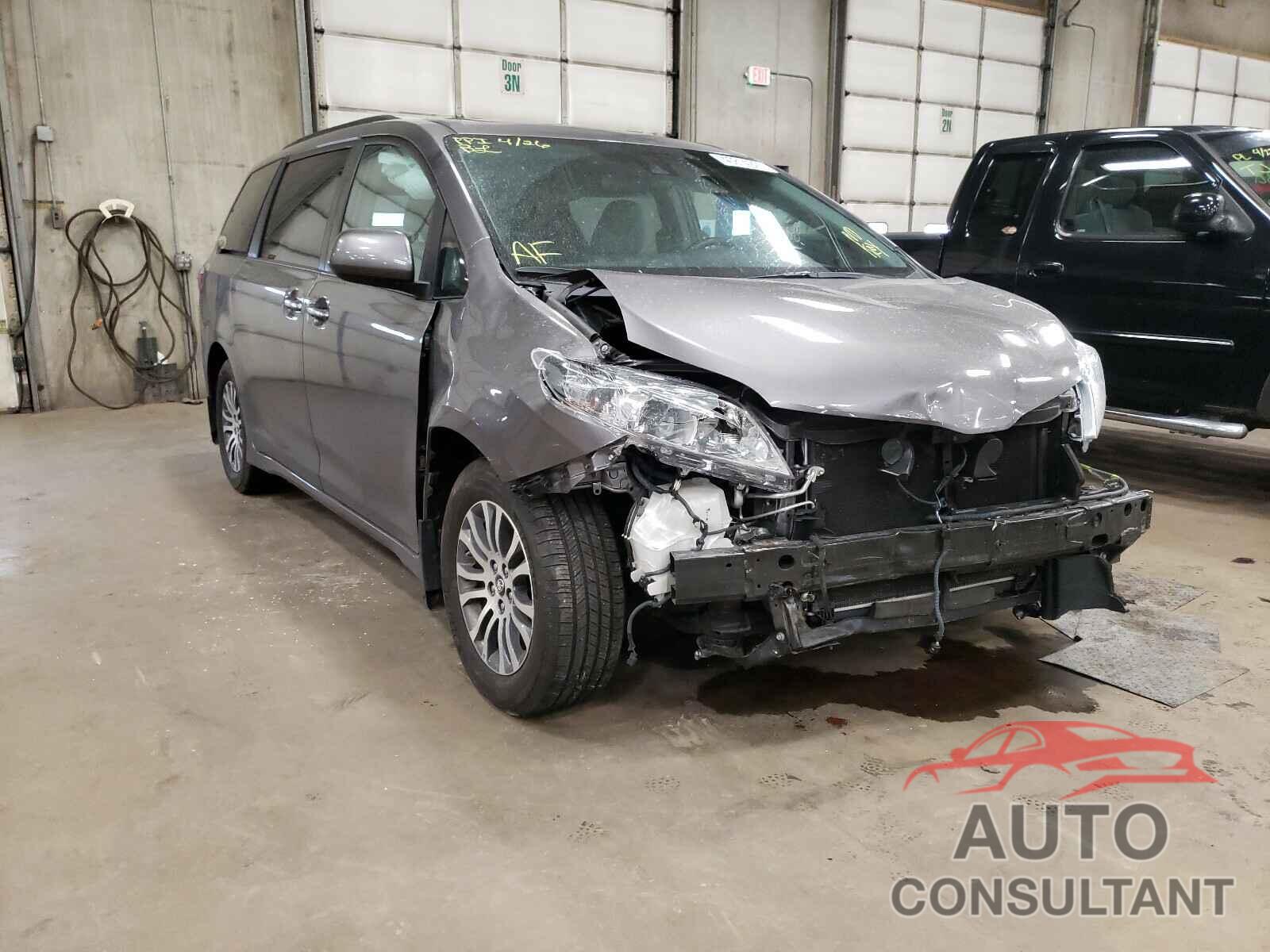 TOYOTA SIENNA 2018 - 5TDYZ3DC2JS949143