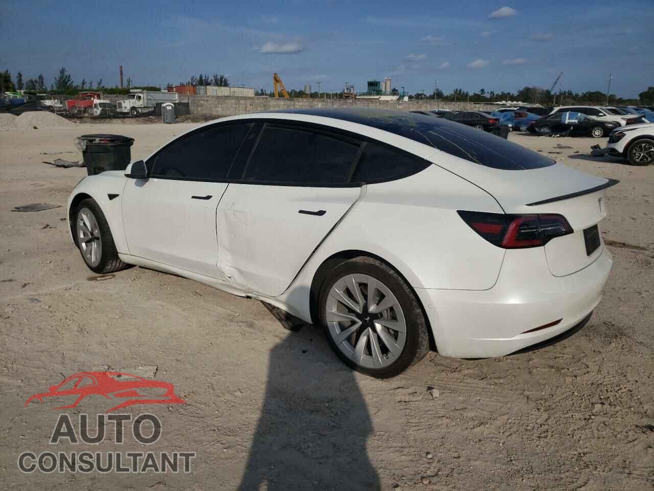TESLA MODEL 3 2021 - 5YJ3E1EB8MF044754