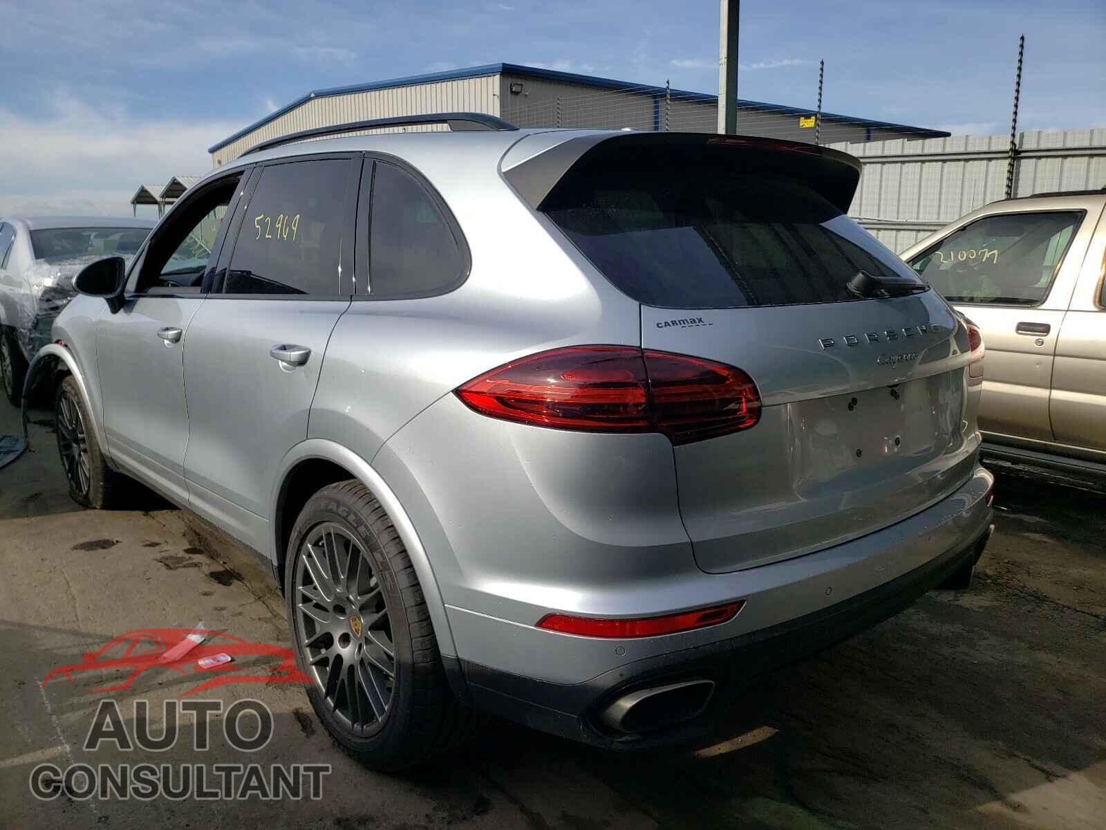 PORSCHE CAYENNE 2017 - WP1AA2A21HKA85507