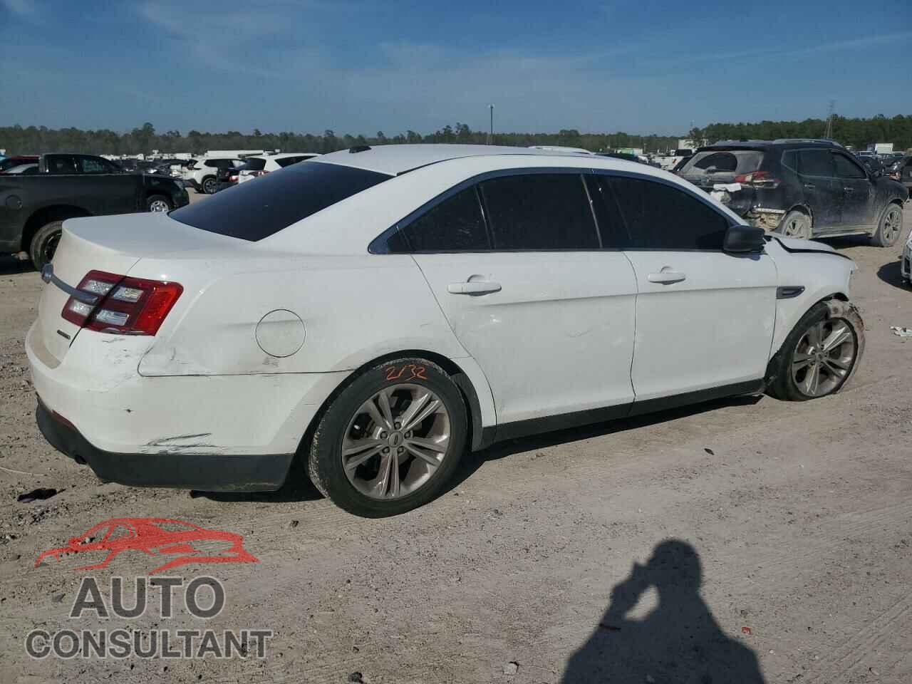 FORD TAURUS 2017 - 1FAHP2D80HG105740