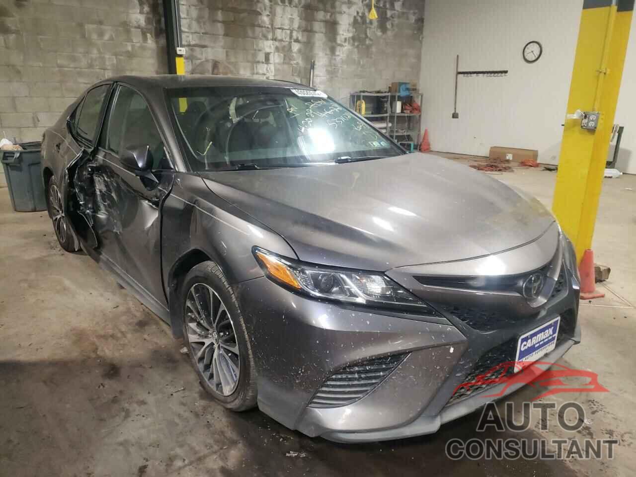 TOYOTA CAMRY 2018 - 4T1B11HKXJU537028