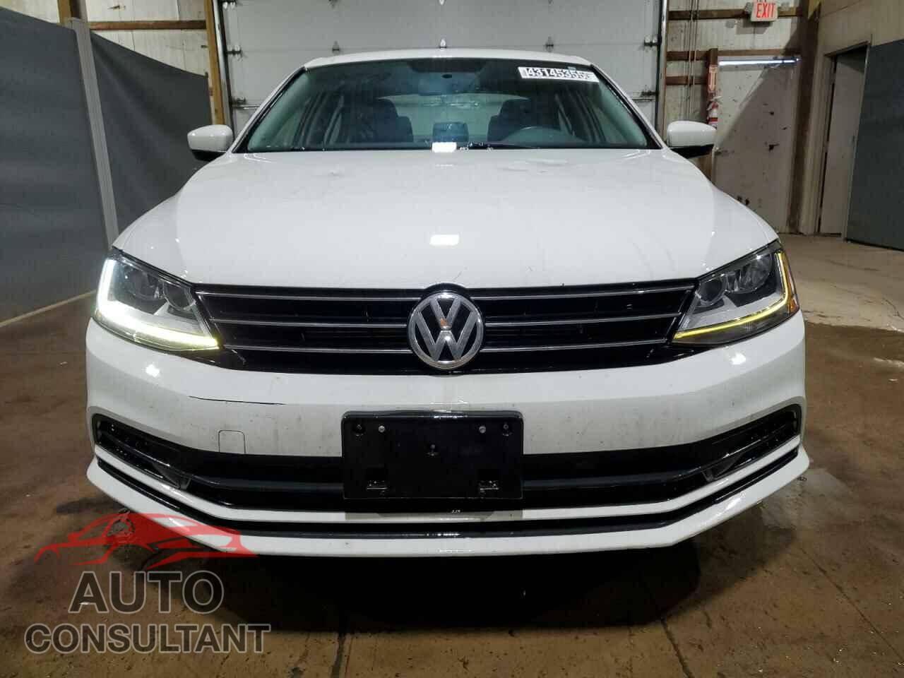 VOLKSWAGEN JETTA 2017 - 3VW2B7AJXHM400981