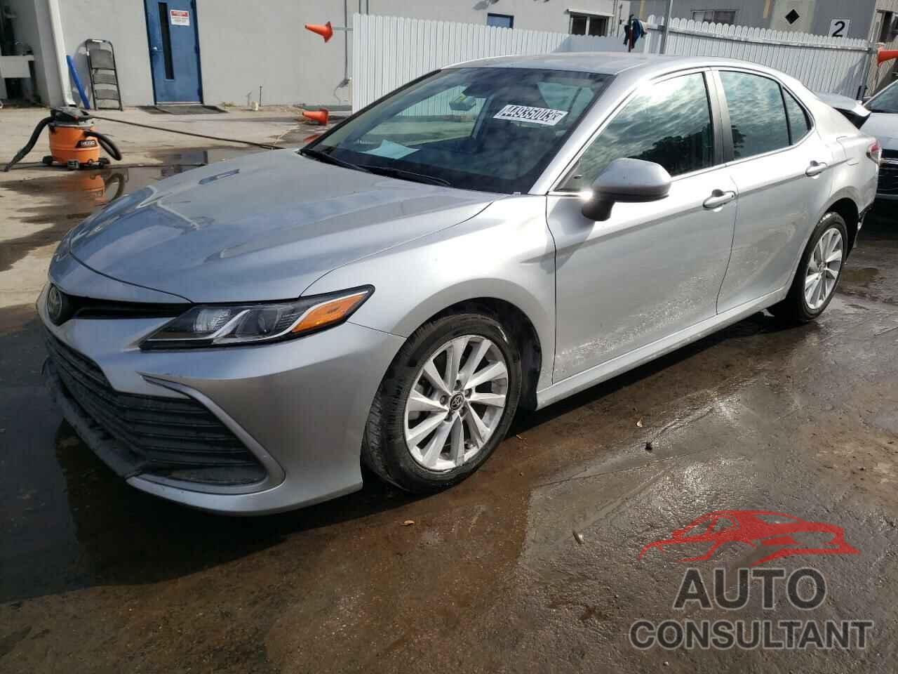 TOYOTA CAMRY 2022 - 4T1C11AK4NU664975