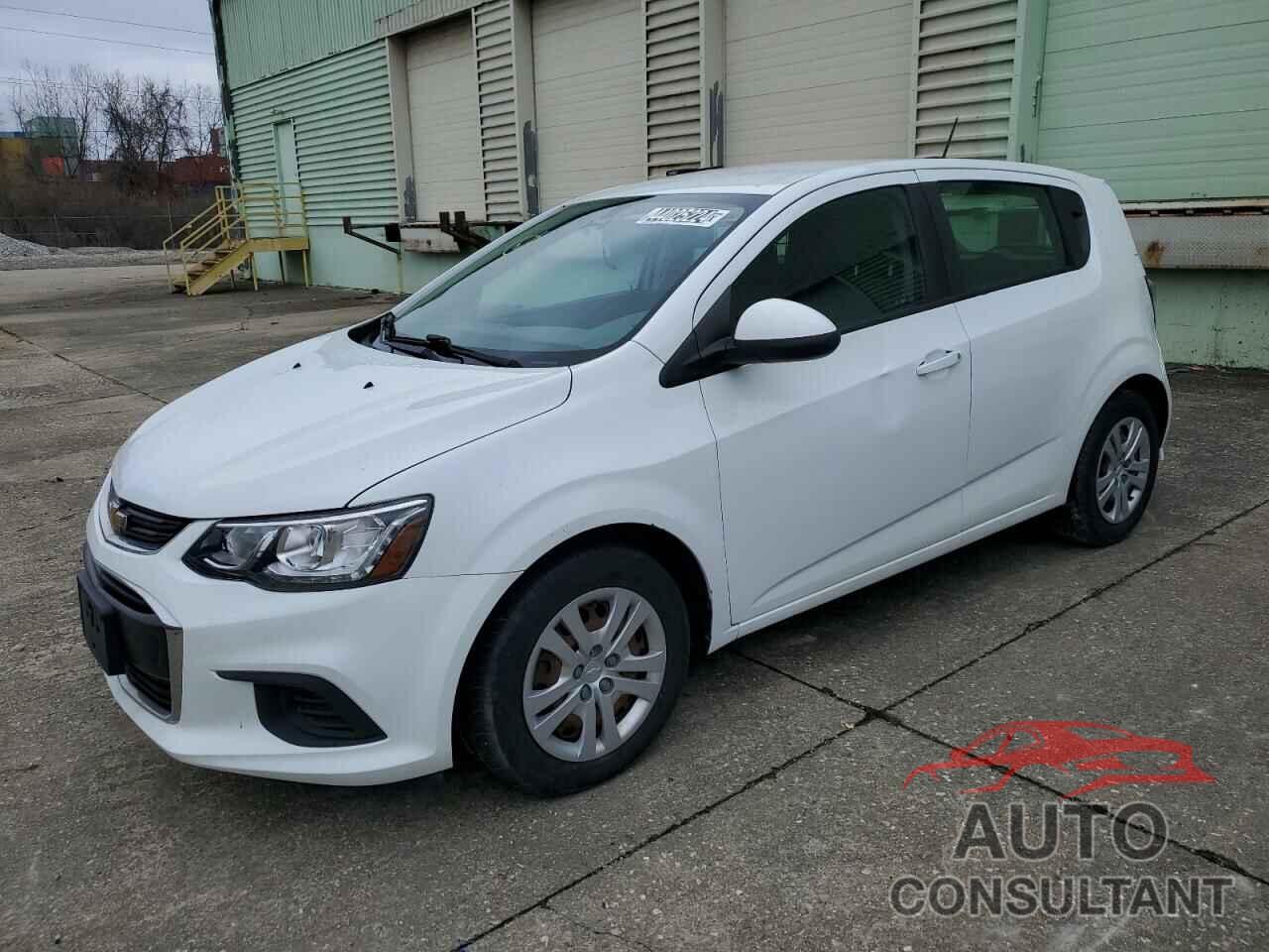 CHEVROLET SONIC 2017 - 1G1JG6SH9H4172482