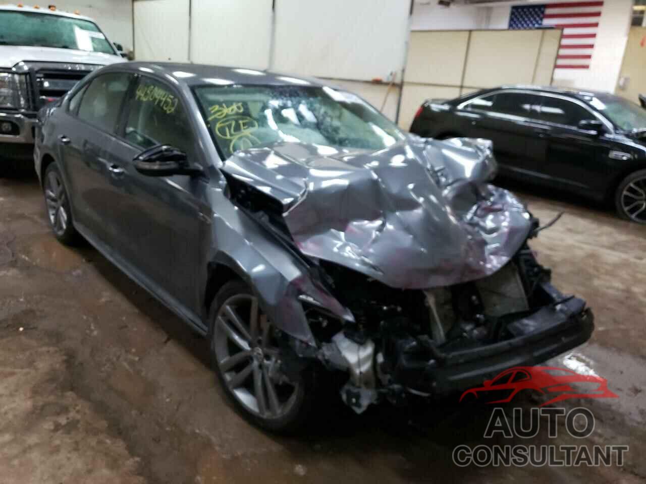 VOLKSWAGEN PASSAT 2018 - 1VWAA7A30JC011905
