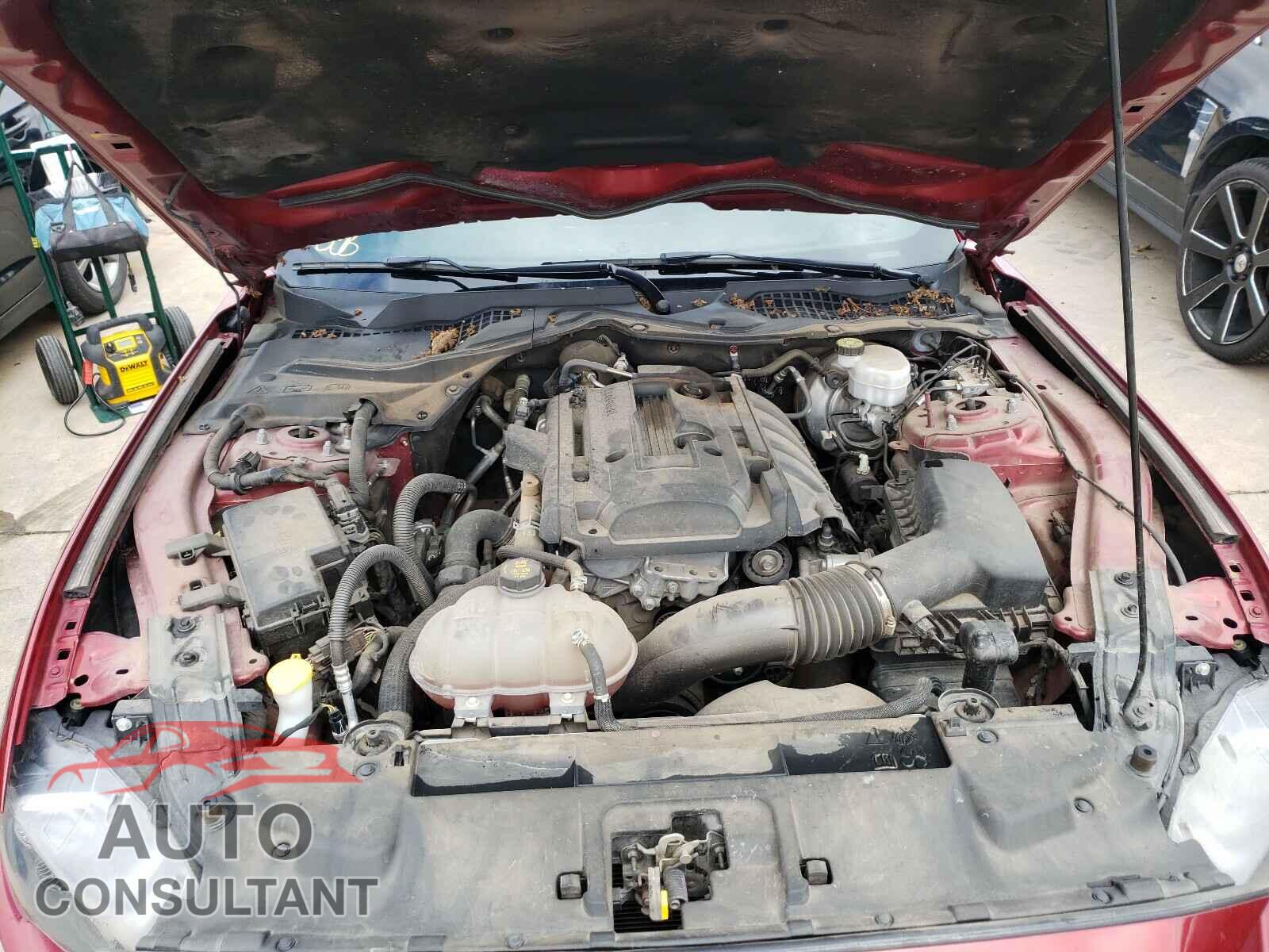 FORD MUSTANG 2018 - 1FA6P8TH2J5159635