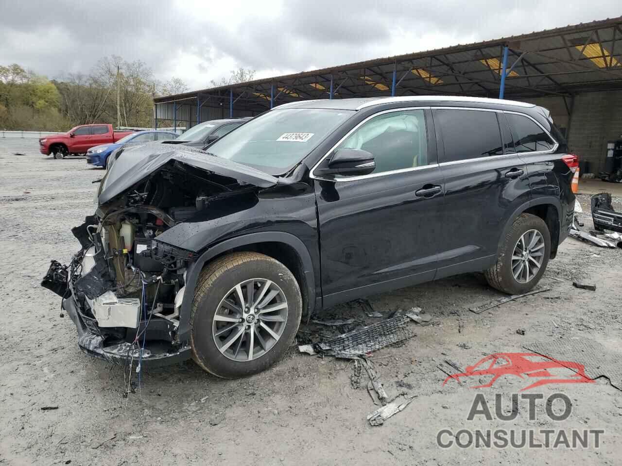 TOYOTA HIGHLANDER 2019 - 5TDJZRFH2KS610252