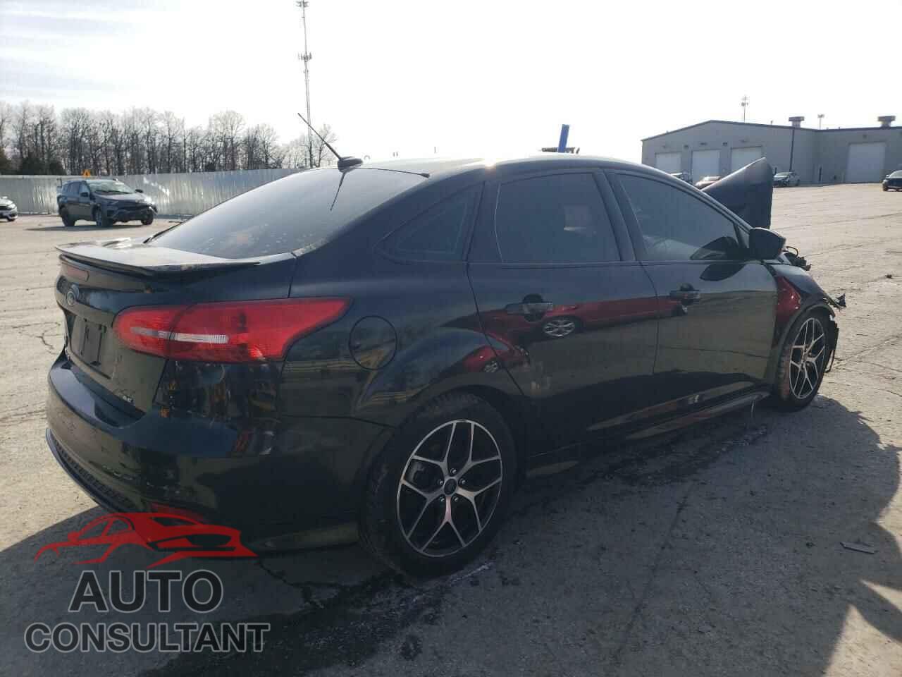 FORD FOCUS 2015 - 1FADP3F26FL375606