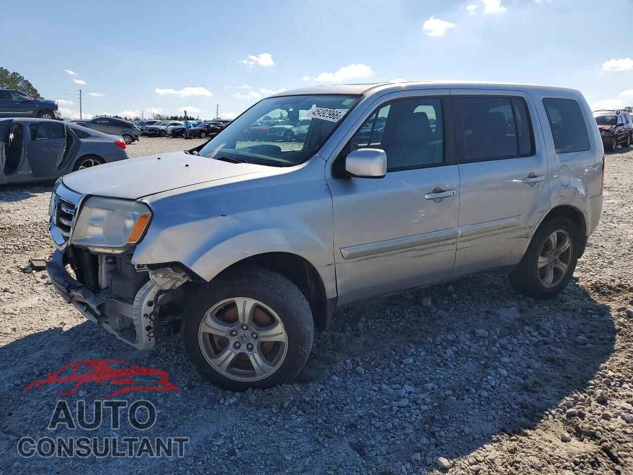HONDA PILOT 2013 - 5FNYF4H57DB001341