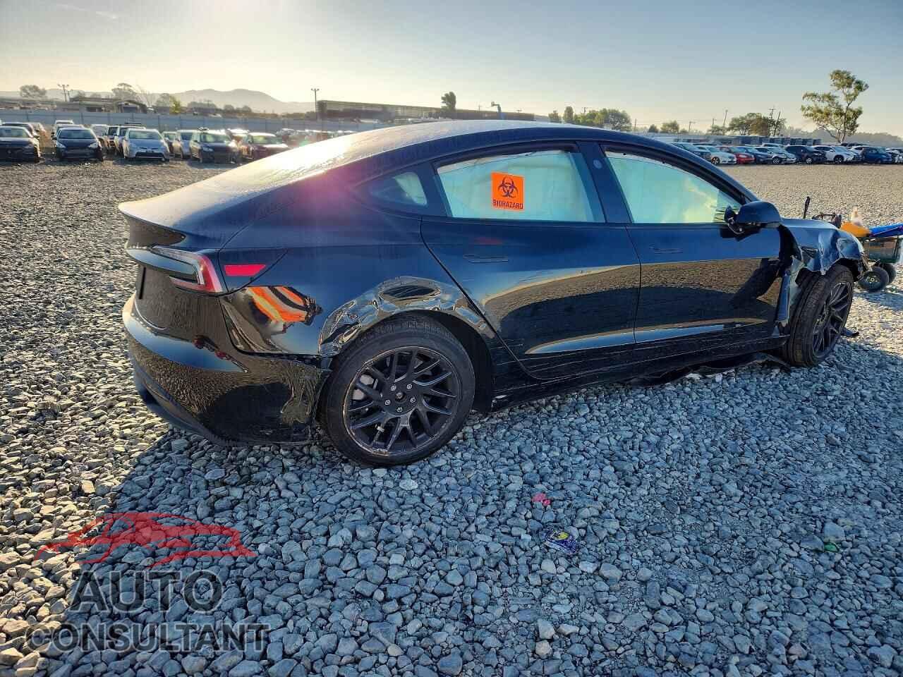 TESLA MODEL 3 2025 - 5YJ3E1EAXSF930725