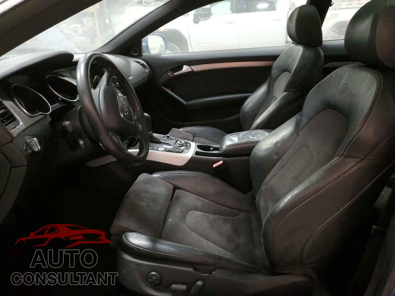 AUDI A5 2010 - WAUMFBFR8AA040904