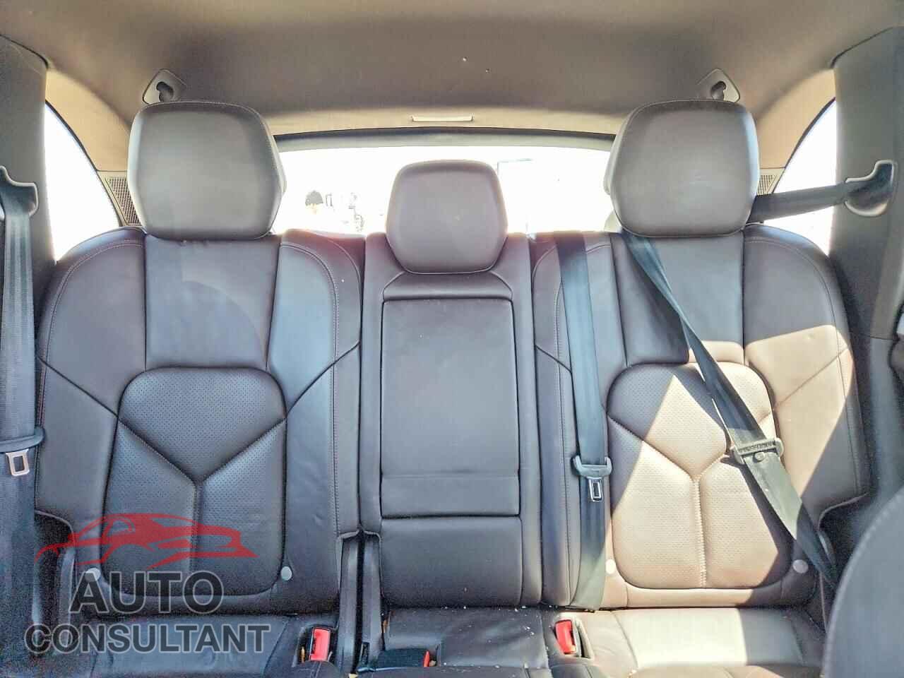 PORSCHE CAYENNE 2012 - WP1AA2A22CLA10043