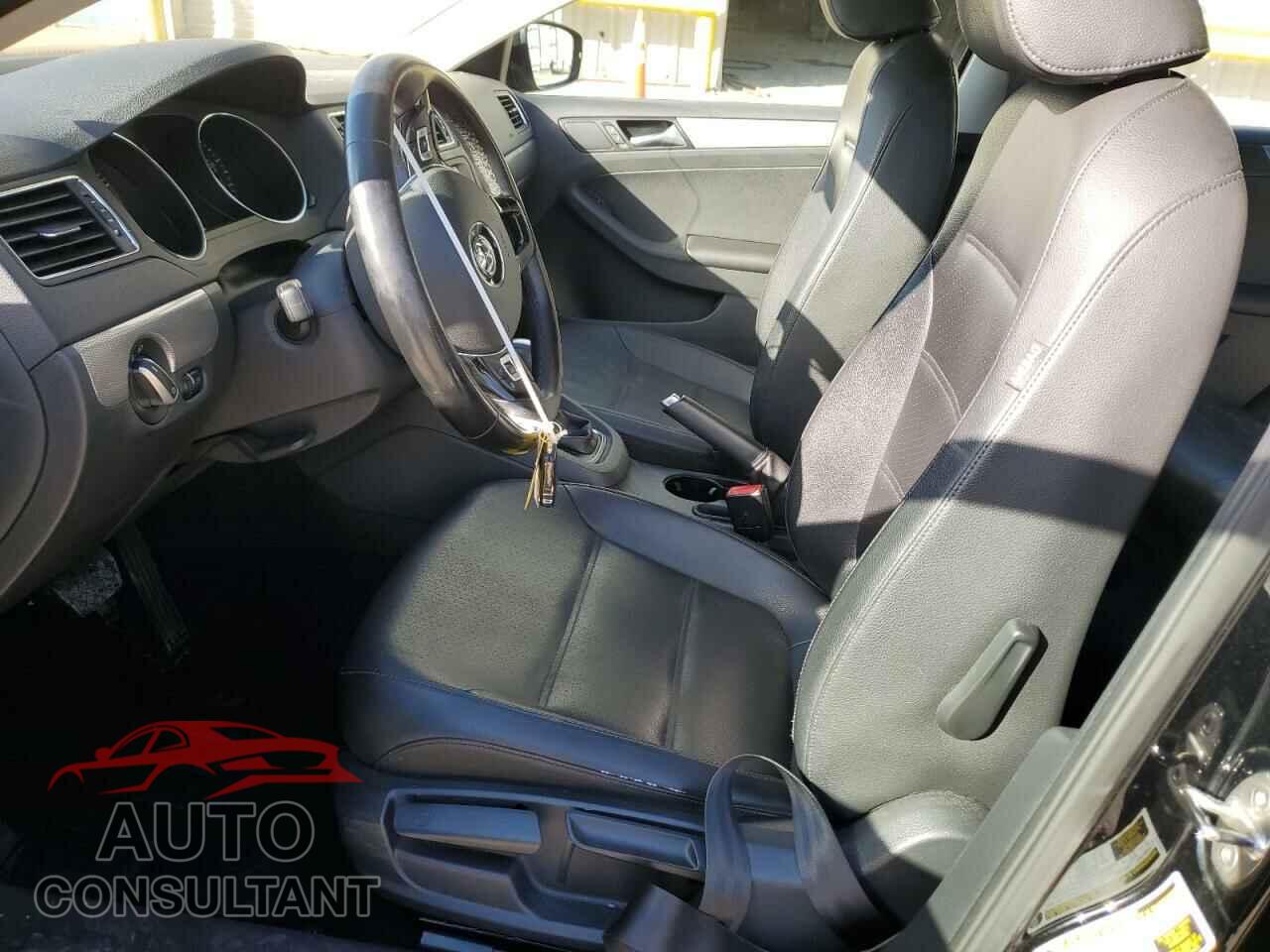 VOLKSWAGEN JETTA 2017 - 3VWDB7AJ3HM228009