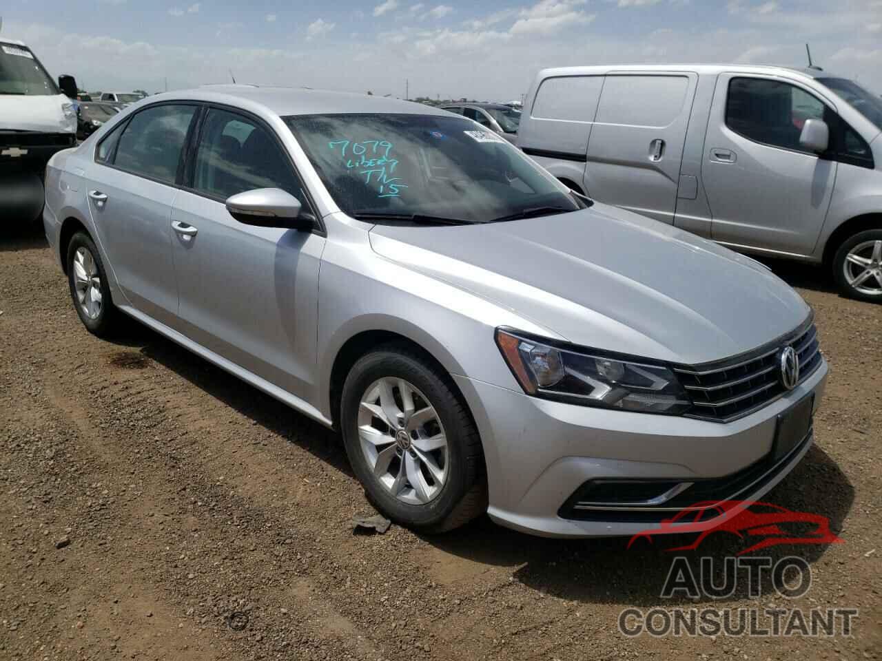 VOLKSWAGEN PASSAT 2018 - 1VWAA7A37JC000125