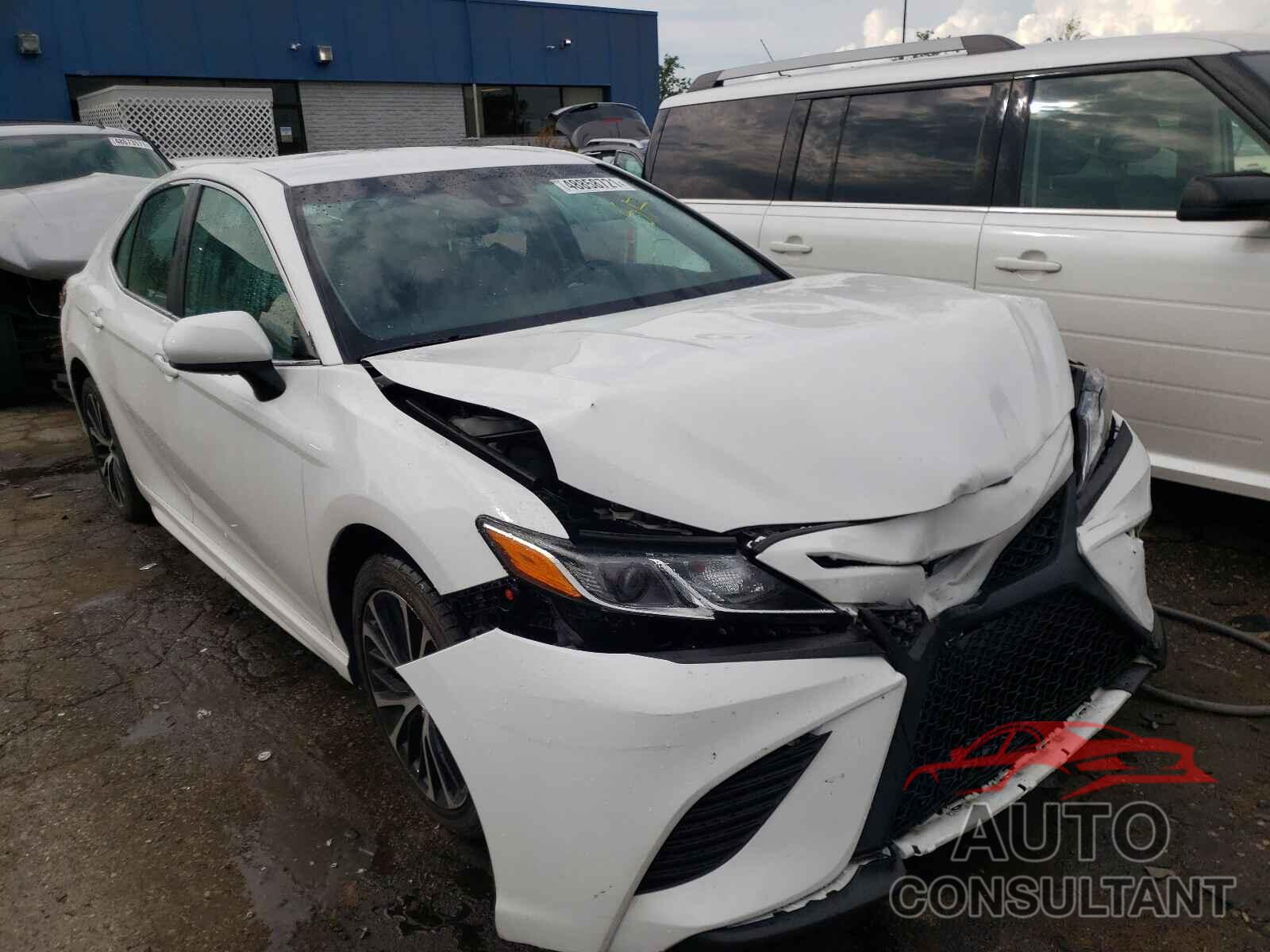 TOYOTA CAMRY 2018 - 4T1B11HKXJU052713