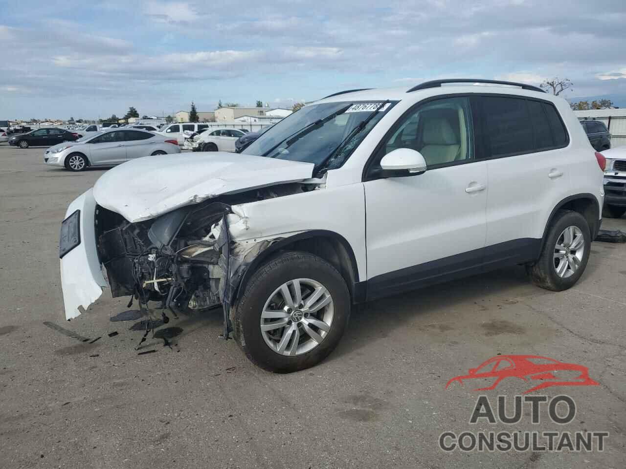 VOLKSWAGEN TIGUAN 2017 - WVGAV7AX9HK017871