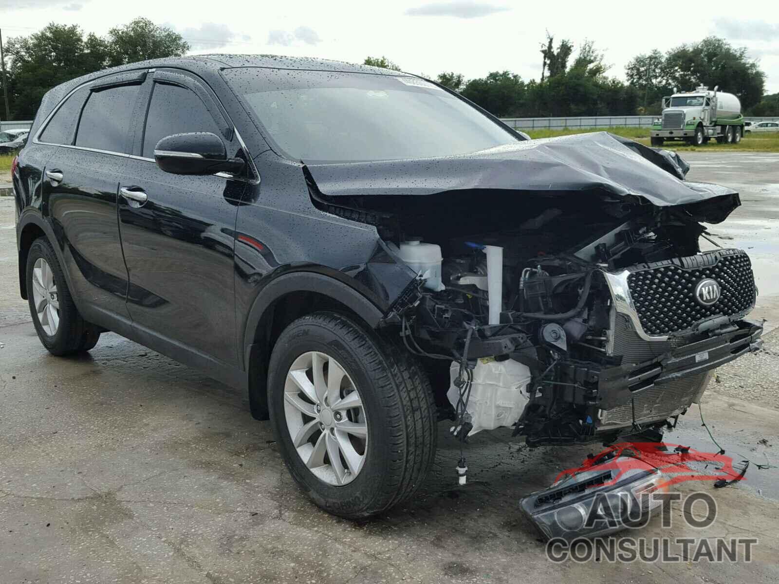 KIA SORENTO LX 2018 - 5XYPG4A34JG392891