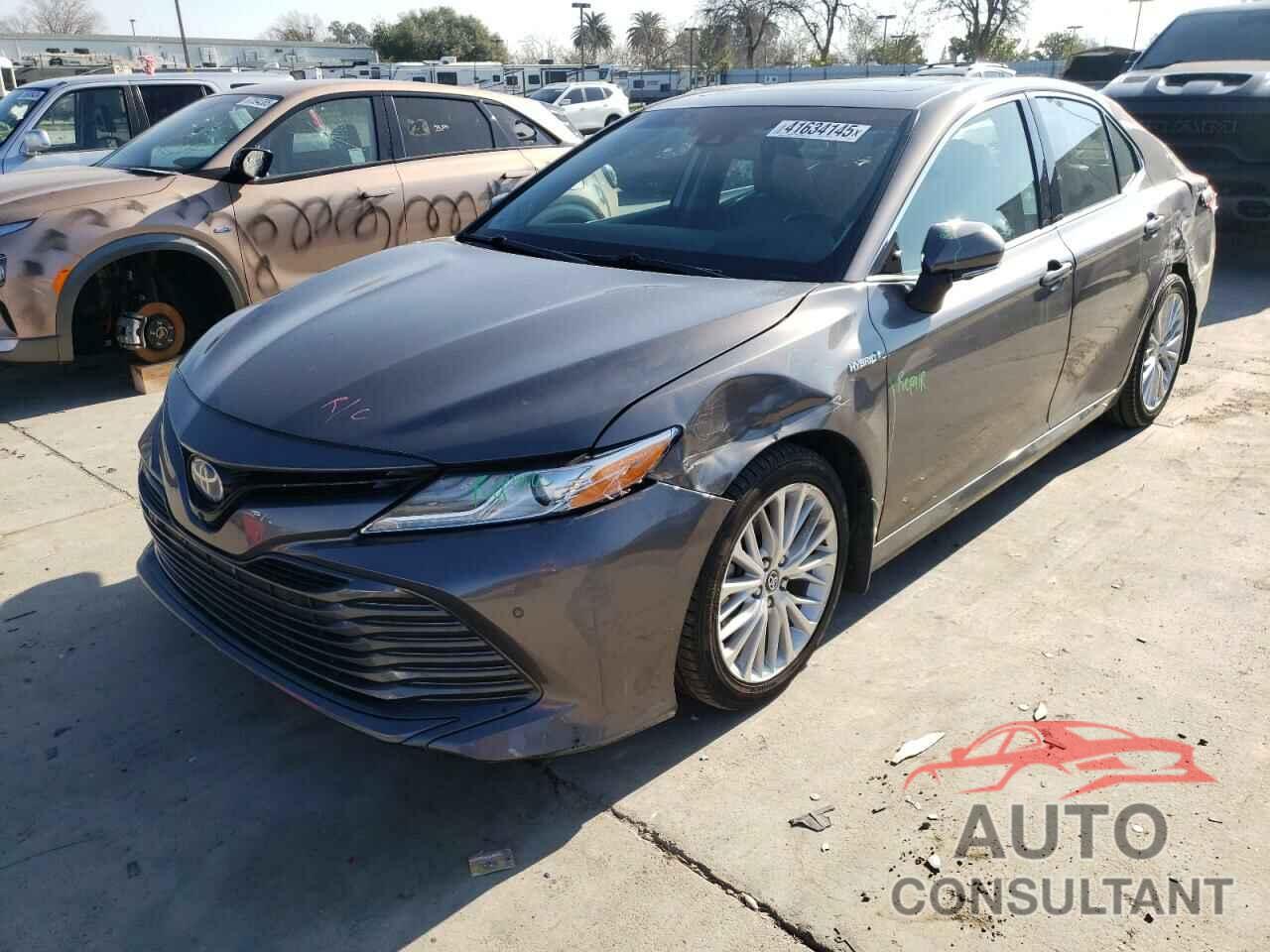 TOYOTA CAMRY 2018 - 4T1B21HK2JU500567