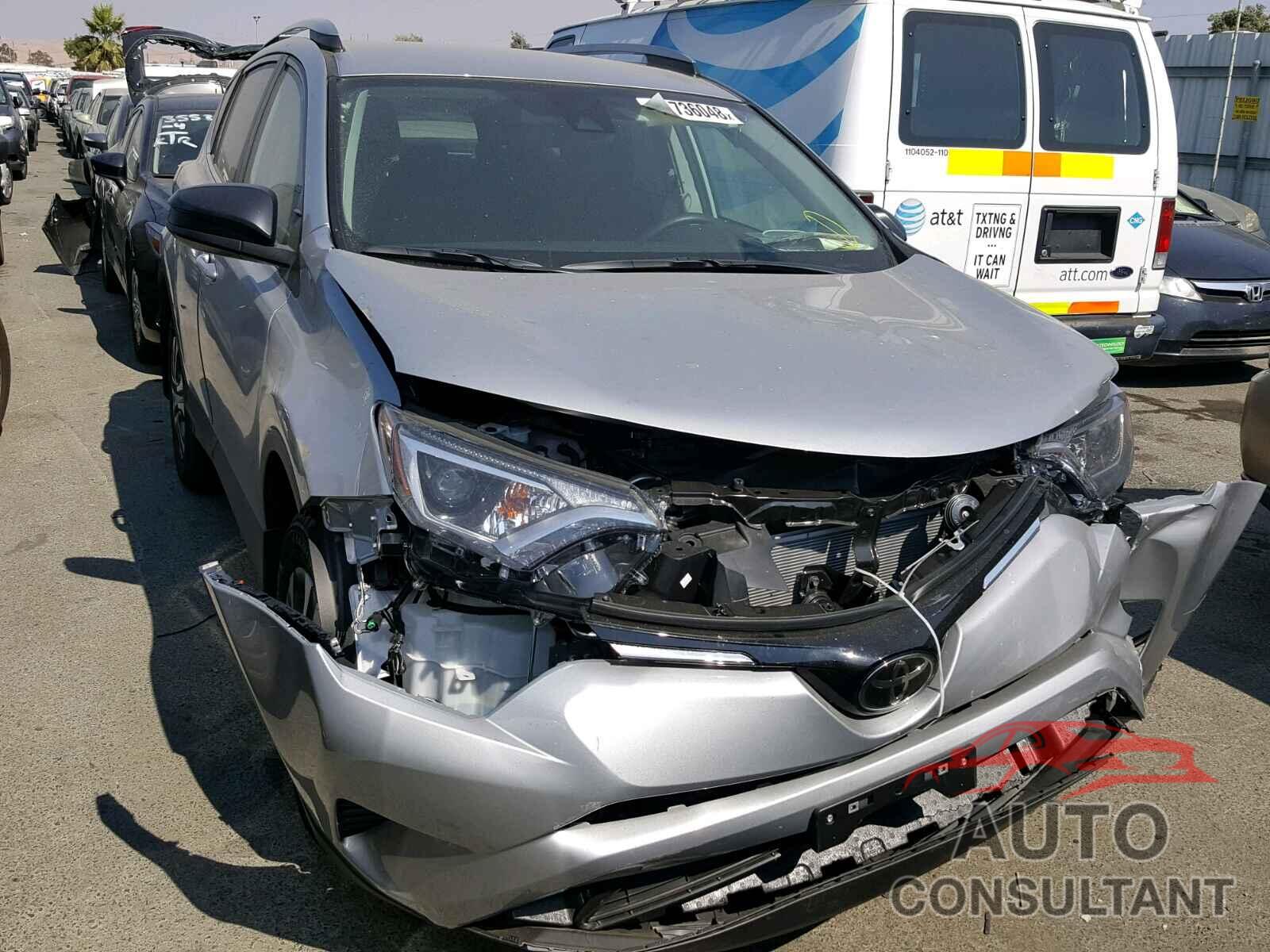 TOYOTA RAV4 LE 2018 - 2T3ZFREV4JW451654