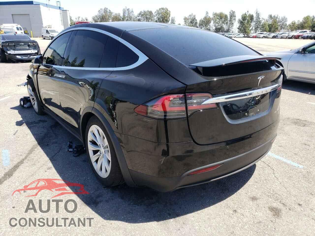 TESLA MODEL X 2020 - 5YJXCAE29LF240904