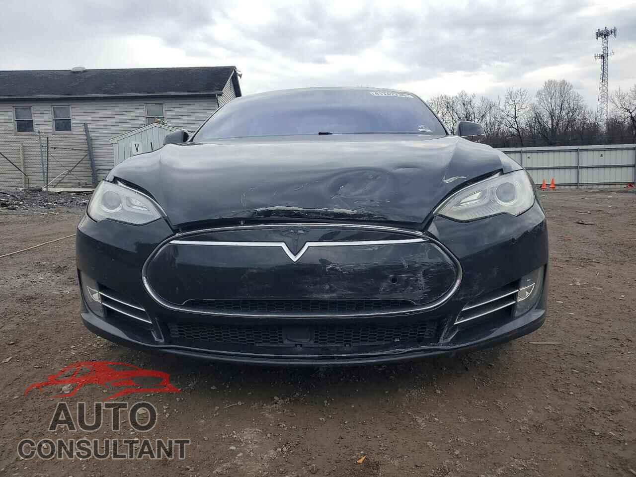 TESLA MODEL S 2015 - 5YJSA1E43FF118352