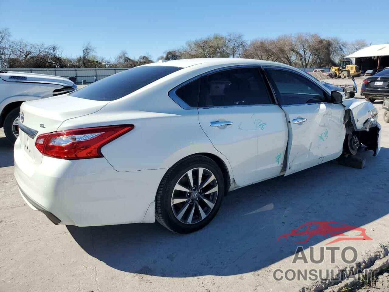 NISSAN ALTIMA 2017 - 1N4AL3AP5HC180892