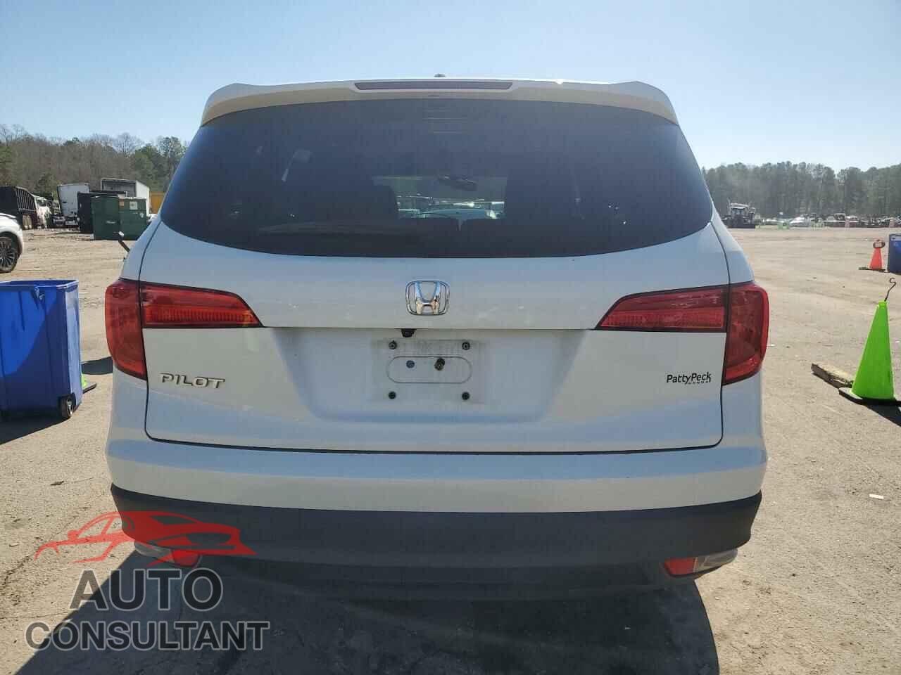 HONDA PILOT 2017 - 5FNYF5H75HB013596